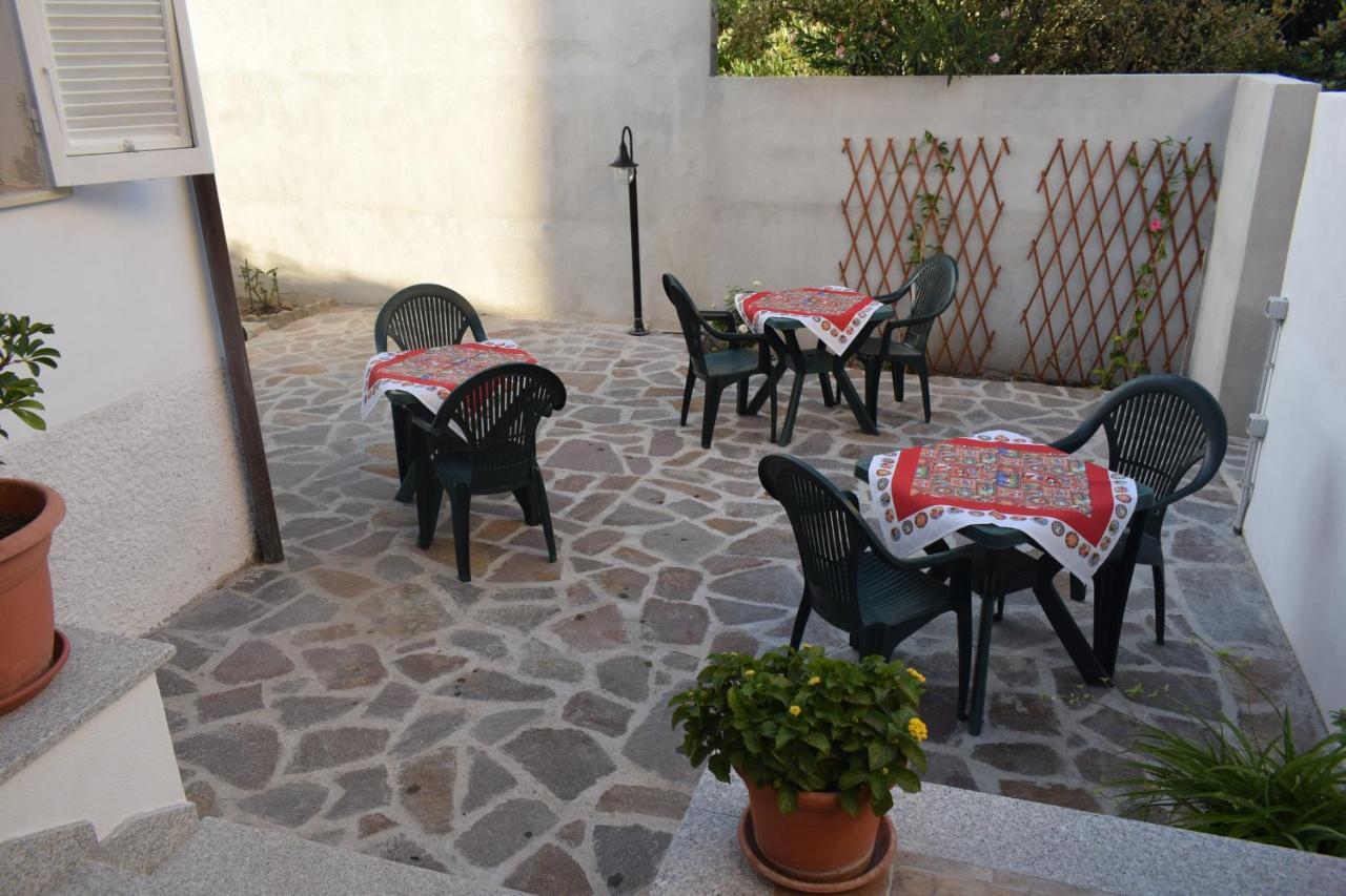 Bed and Breakfast A Casa Di Zia Oschiri Exterior foto